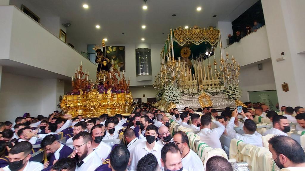 La casa hermandad, tras recogerse Nueva Esperanza.