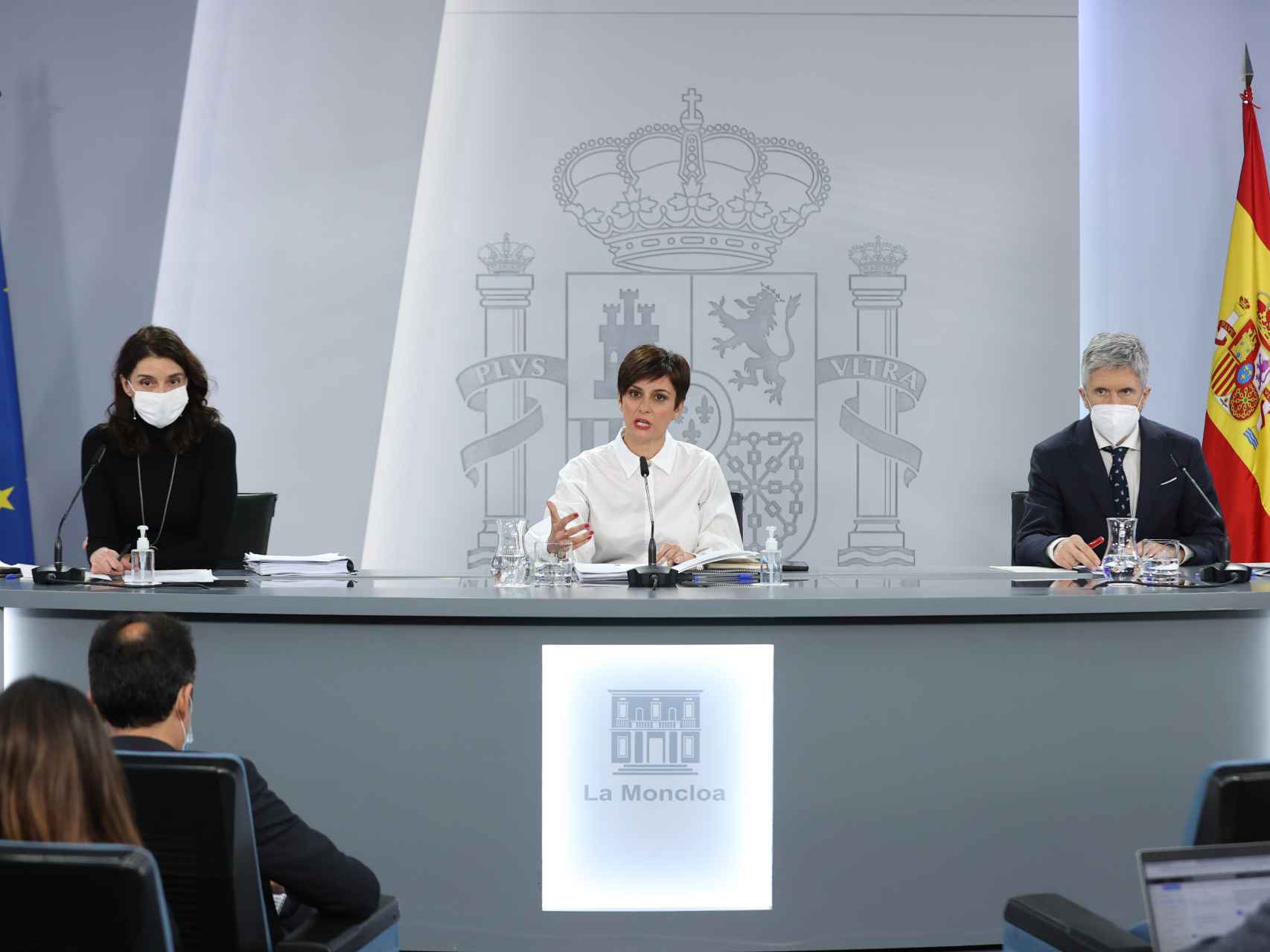 La ministra portavoz, Isabel Rodríguez, entre los titulares de Justicia, Pilar Llop, y del Interior, Fernando Grande-Marlaska.