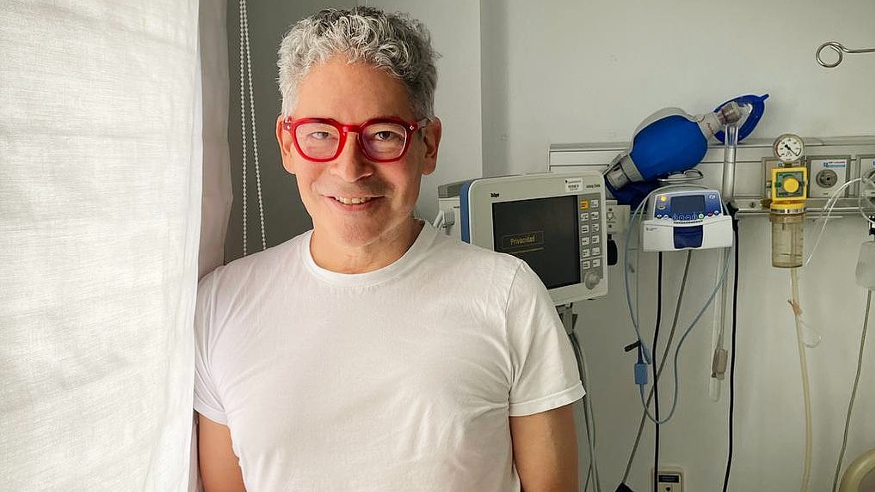 Boris Izaguirre, en una fotografía compartida en su Instagram desde el hospital.