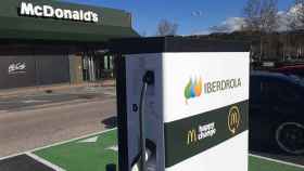 Iberdrola y McDonald’s han instalado ya 22 electrolineras
