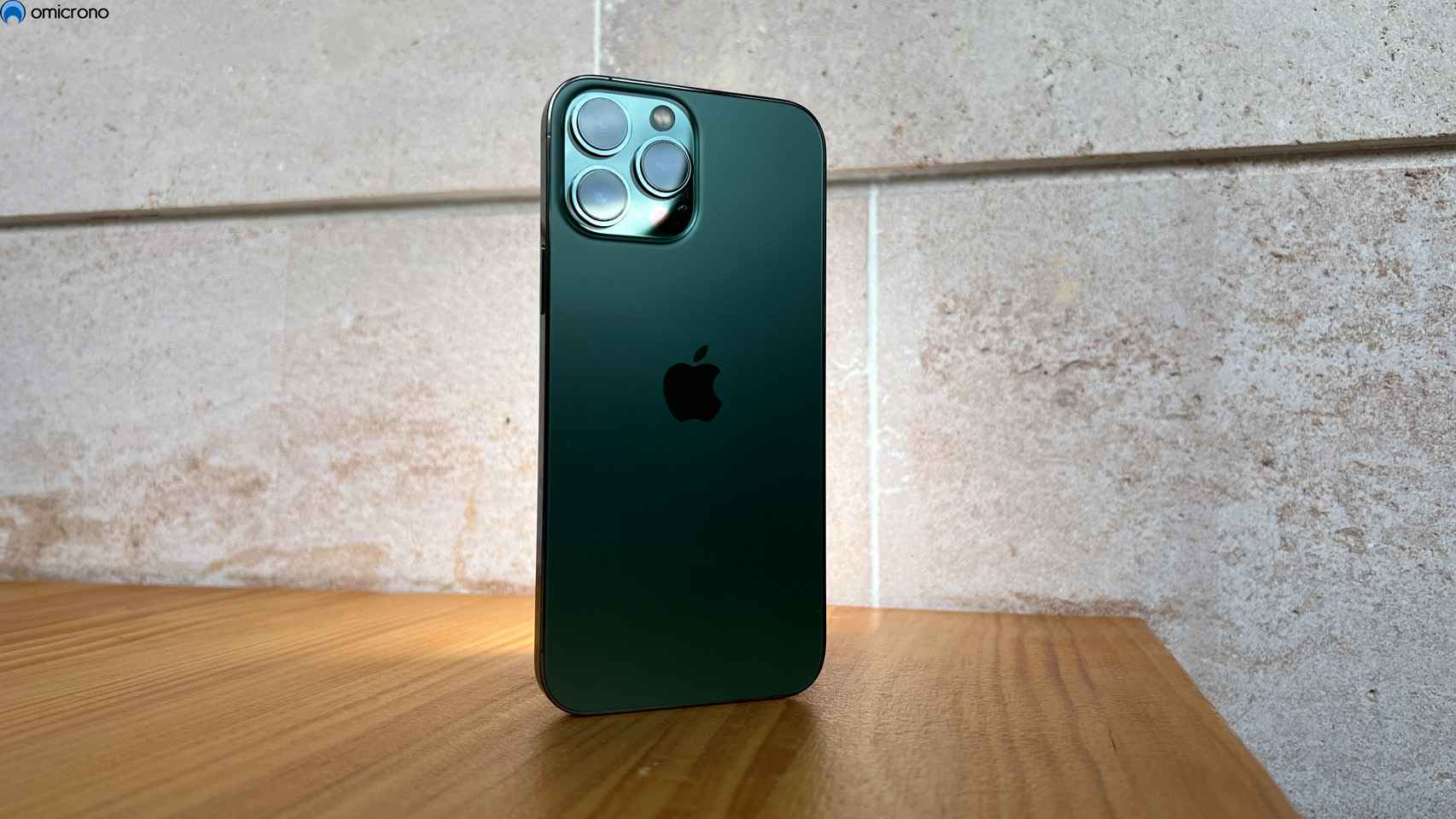 iPhone 13 Pro en color verde.