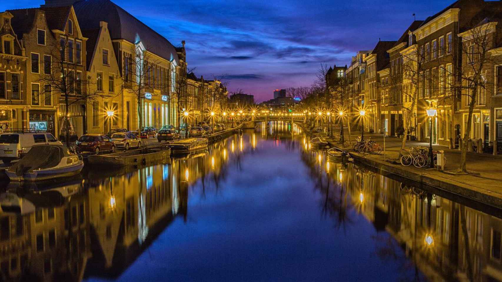 Uno de los icónicos canales de Ámsterdam.