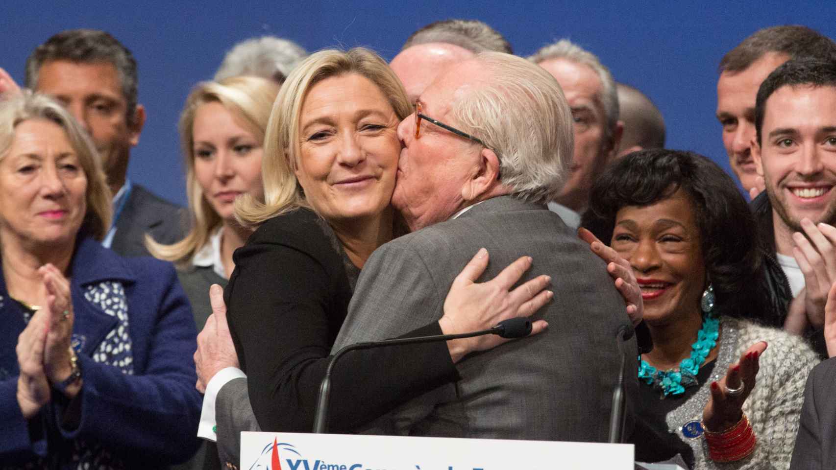 Marine Le Pen con su padre, Jean Marie, en 2014.