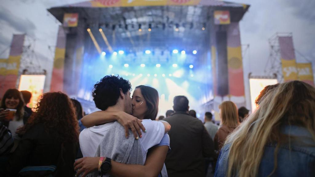 Vuelven los festivales y los turistas: la Comunidad Valenciana abraza la 'plena' normalidad en Pascua.