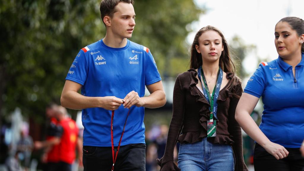 Oscar Piastri durante el reconocimiento del circuito de Albert Park en Australia