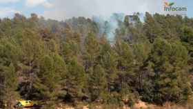 Varios medios trabajan en un incendio forestal en La Manchuela conquense