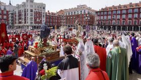 La Virgen de la Alegría y el Cristo Resucitado se encuentran en la Plaza Mayor de Valladolid