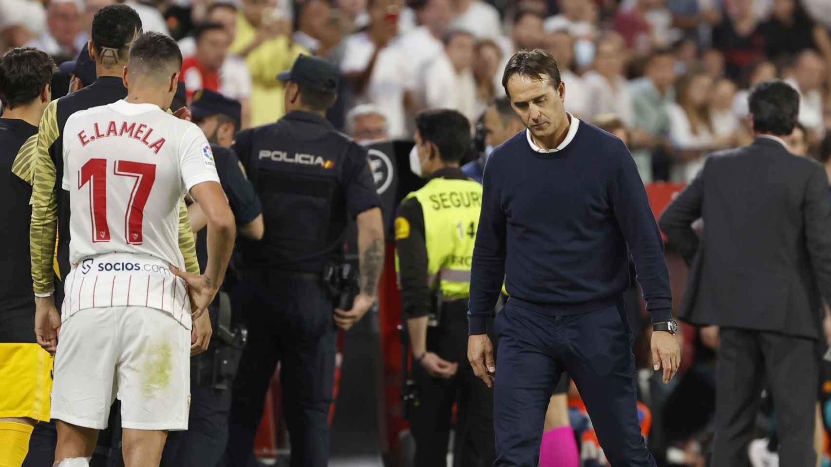 Julen Lopetegui cabizbajo tras el Sevilla - Real Madrid