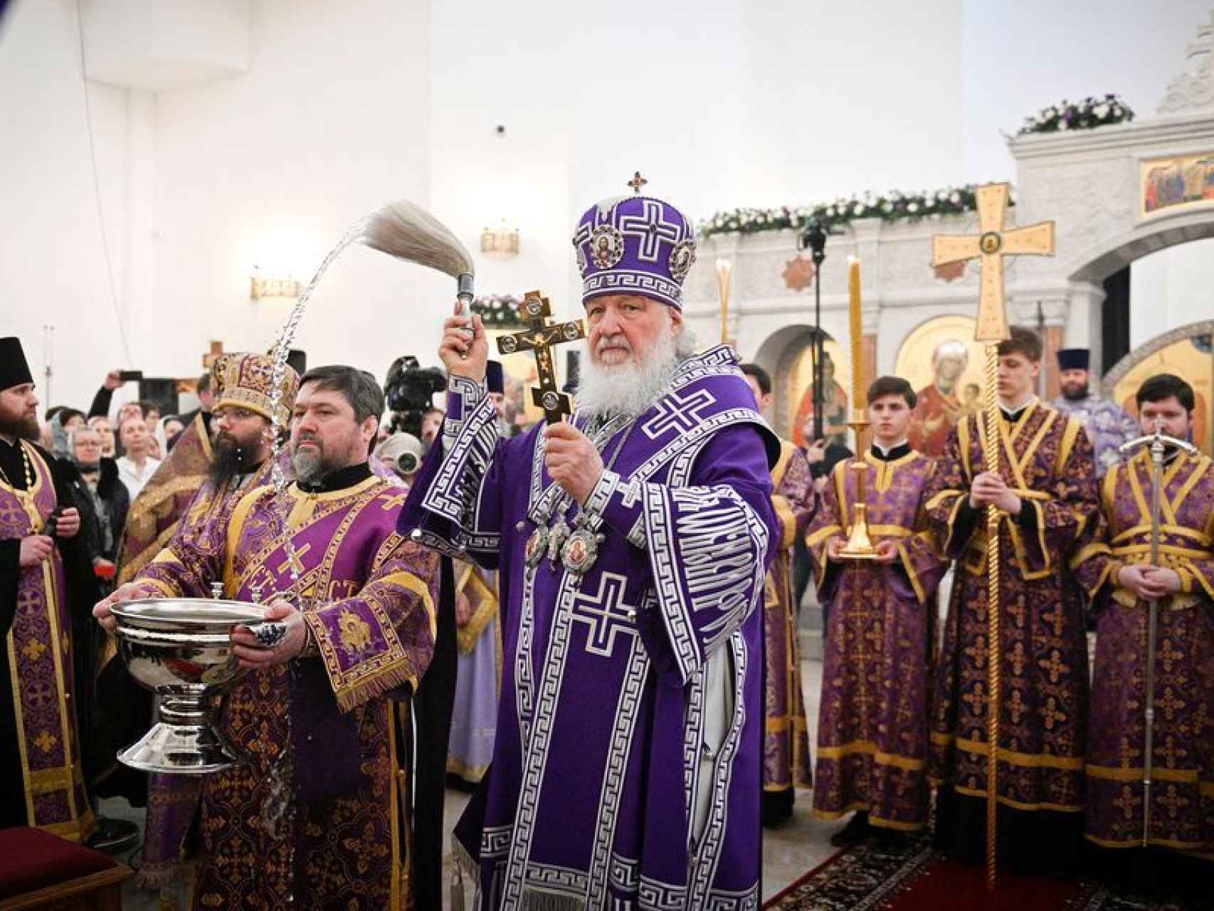 El patriarca Kirill oficia una misa en Moscú en 2021.