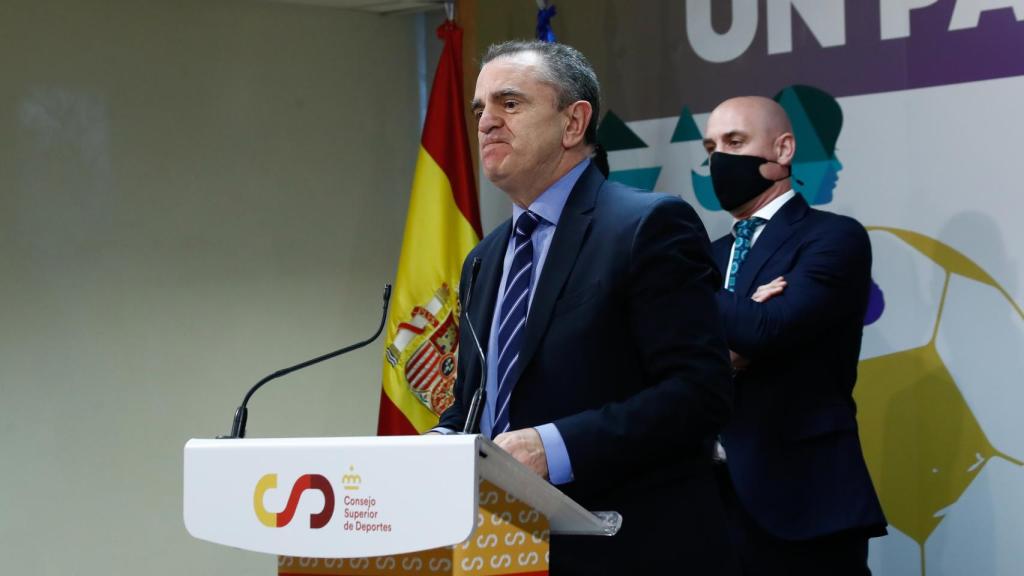 José Manuel Franco, junto a Luis Rubiales en la presentación de los estatutos de la liga profesional de fútbol femenino