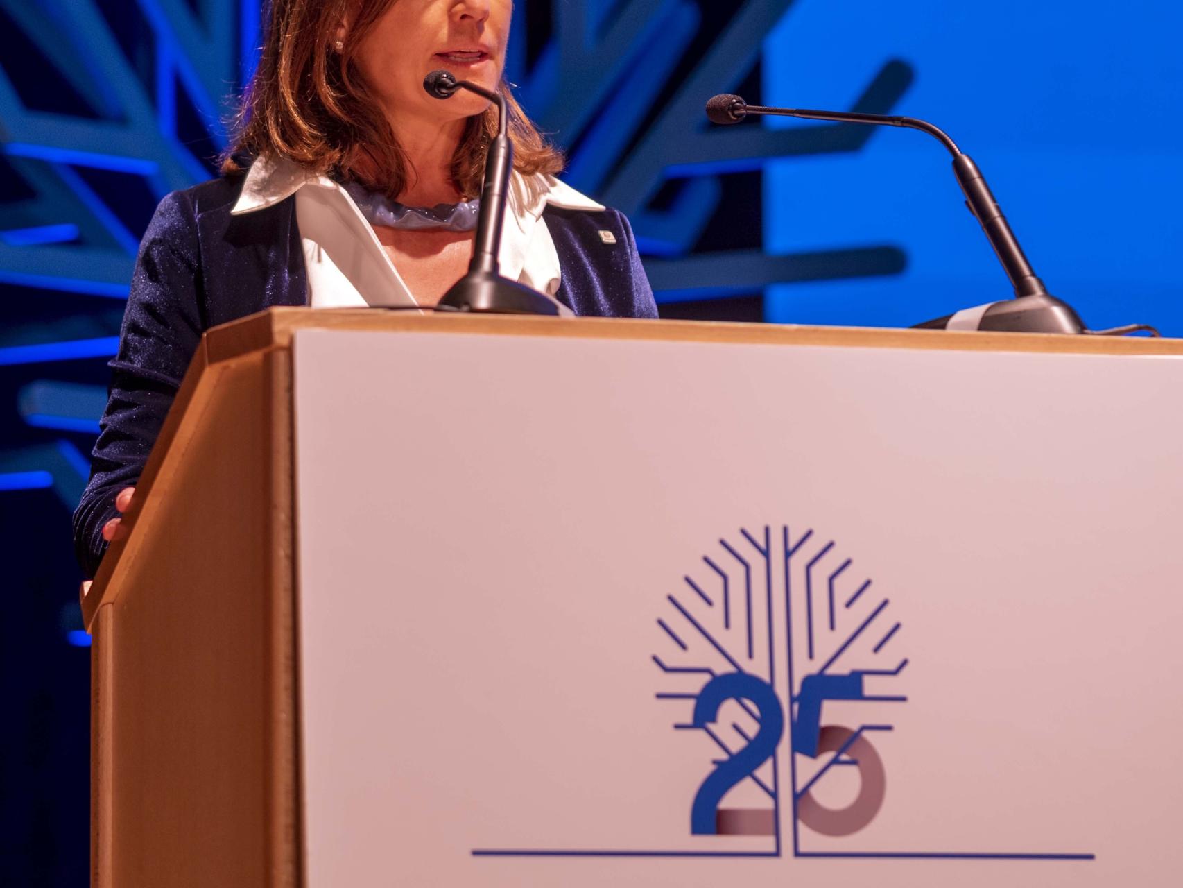 La presidenta de Empresa Familiar de Castilla y León, Rocío Hervella, durante el acto de este martes en Salamanca. / ICAL