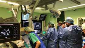 El Hospital de León, por primera vez en su historia, lleva a cabo una novedosa técnica en el corazón