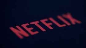 Netflix no acabará con las cuentas compartidas, pero sí pasará a monetizarlas.