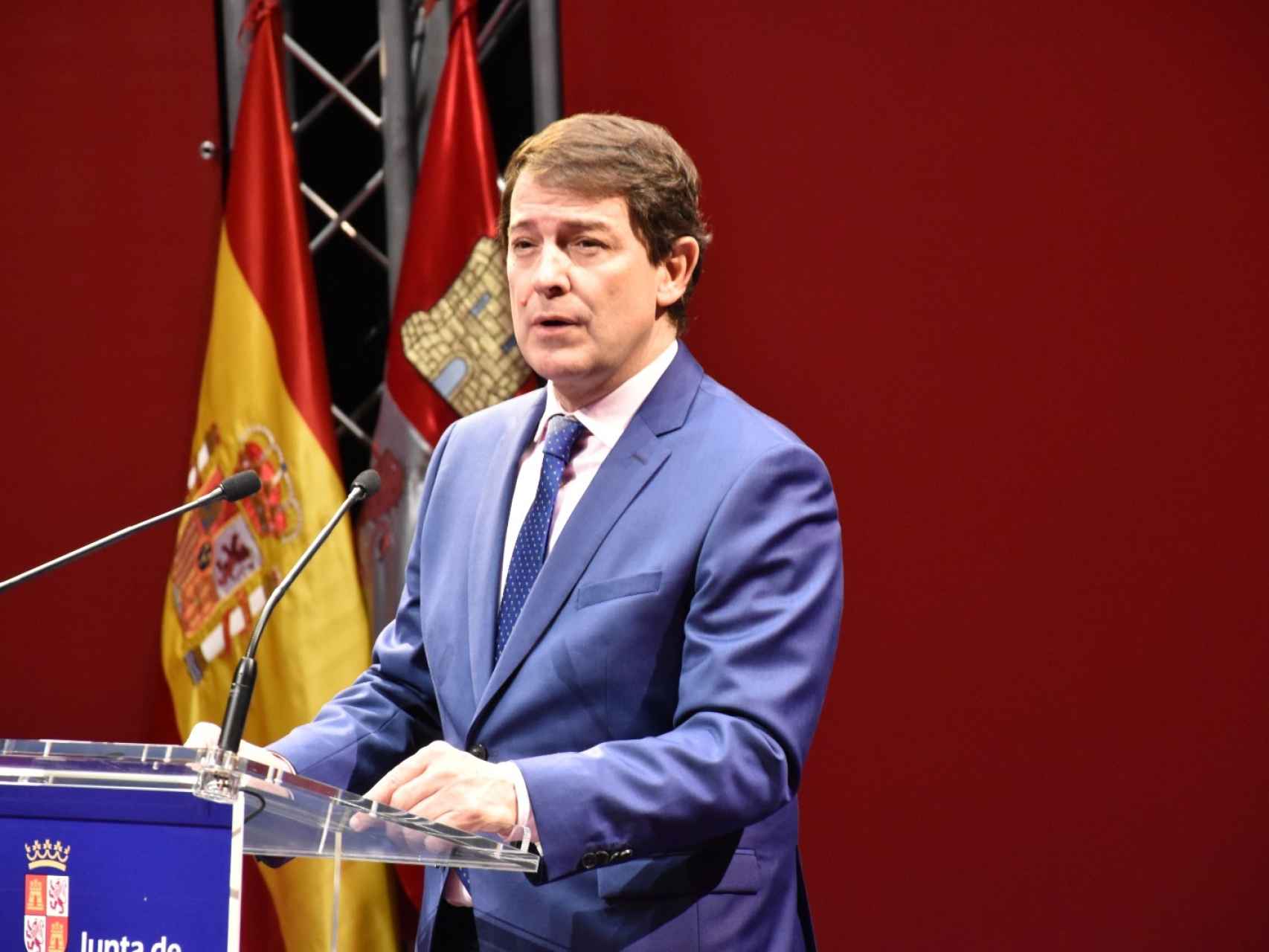 El presidente de la Junta, Alfonso Fernández Mañueco, durante su rueda de prensa tras la toma de posesión de su equipo de Gobierno, este miércoles.