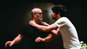 Javier Cámara y Francesco Carril en la obra de teatro 'Los farsantes', de Pablo Remón. Foto: Luz Soria
