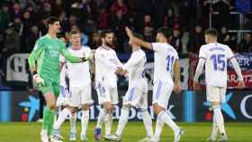 Los jugadores del Real Madrid celebran la victoria ante Osasuna