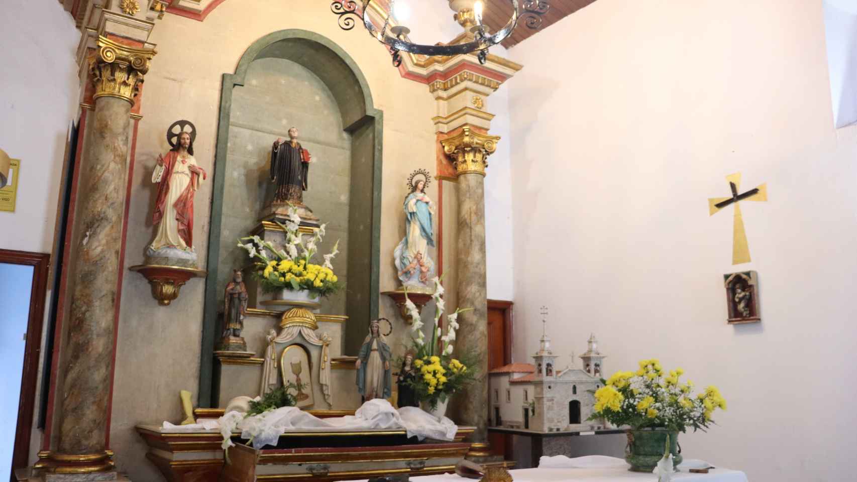 La capilla de San Benito en O Porriño tras el suceso.