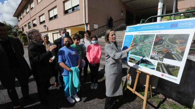 Visita de la conselleira de Infraestructuras al CEIP Santo André de Xeve (Pontevedra).