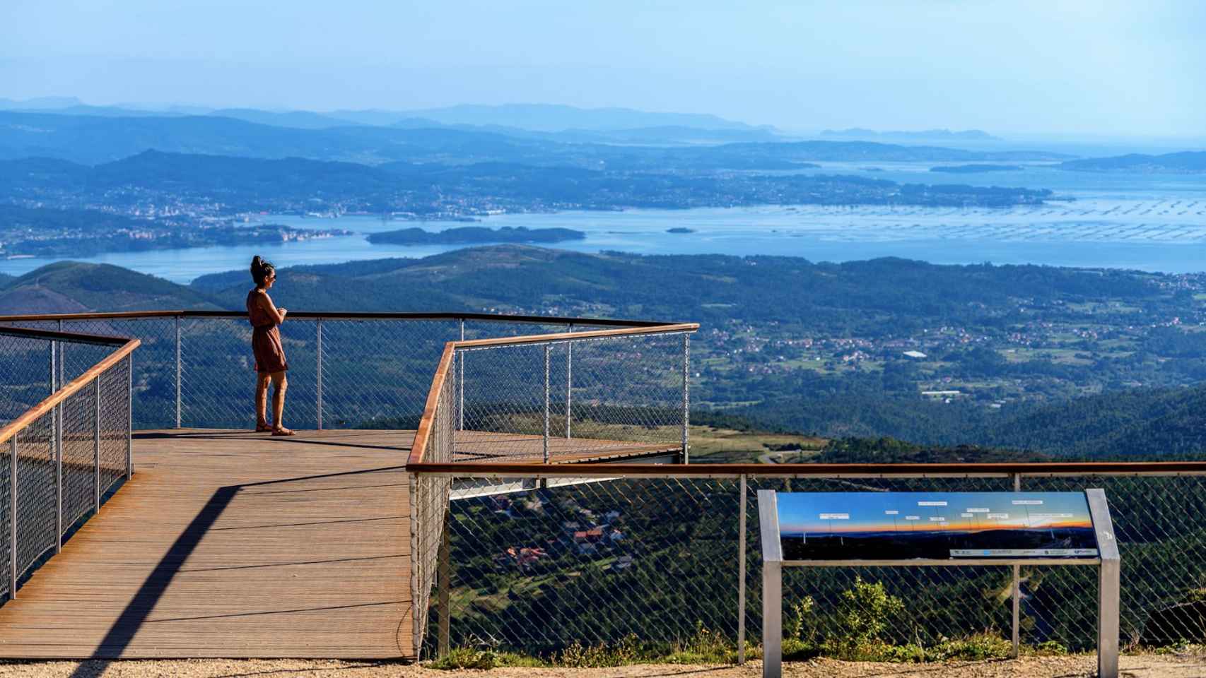 Panorámica de las Rías Baixas desde el Mirador Pico Muralla, Rianxo.