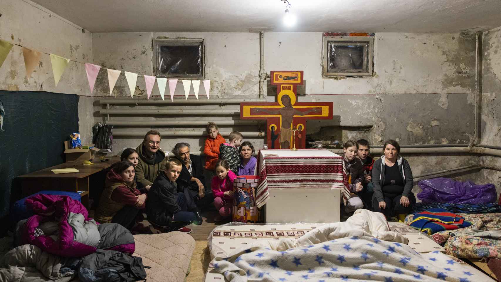Un refugio en el sótano de un monasterio ortodoxo, a 20 kilómetros de Kiev.