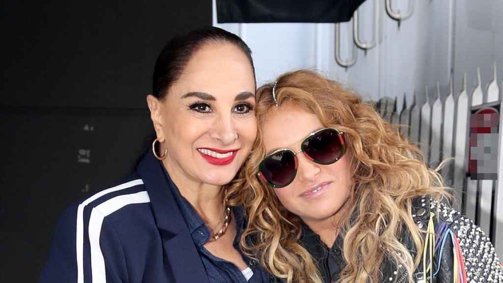 Susana Dosamantes junto a su hija, Paulina Rubio, en una imagen tomada en enero de 2019.