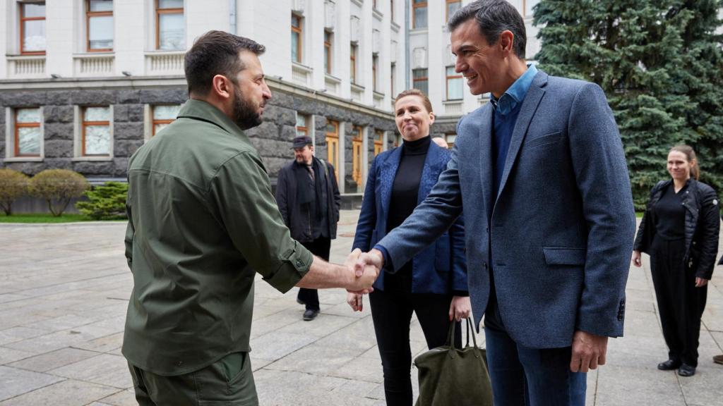 Pedro Sánchez en Ucrania con el presidente de Ucrania, Volodímir Zelenski.