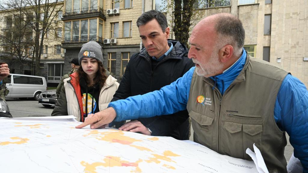 Pedro Sánchez con el chef José Andrés en Ucrania