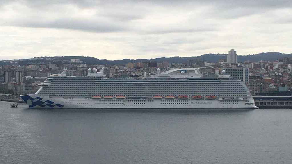 Casi 5.500 cruceristas llegan hoy al Puerto de Vigo en una doble escala