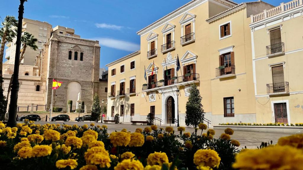 Plaza de España, donde se encuentra el Ayuntamiento de Motril.