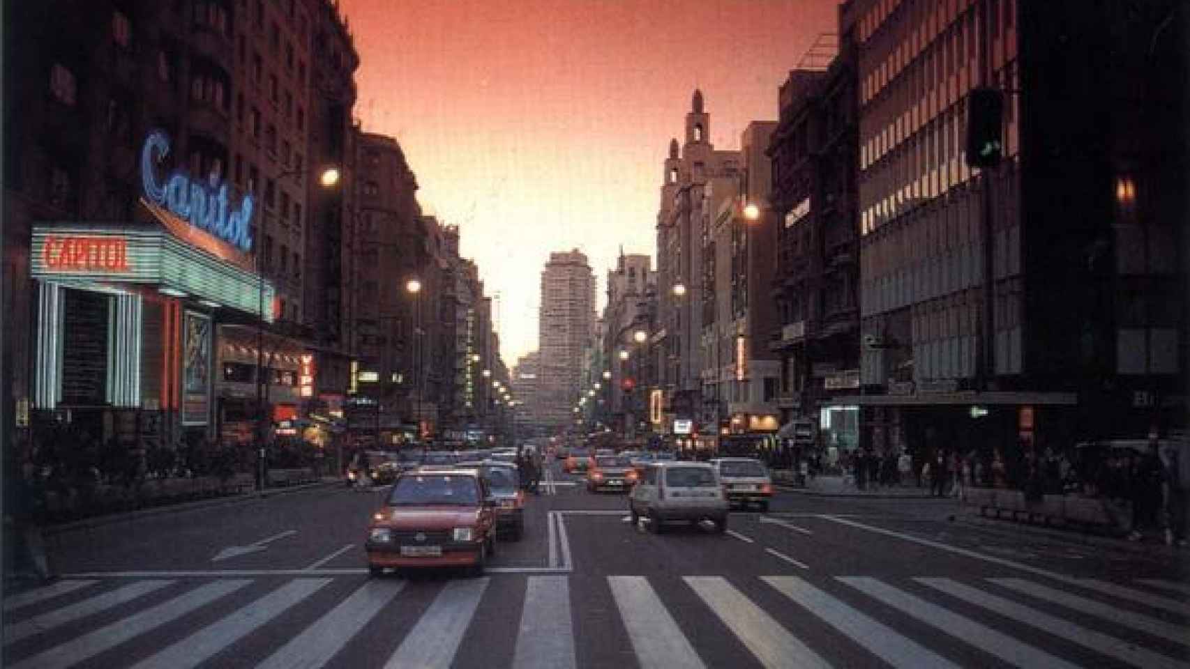La Gran Vía de Madrid en los años 80 donde se concentraba la oferta de cines.