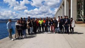 Estudiantes de ingeniería de Caminos visitan Langosteira, en A Coruña.