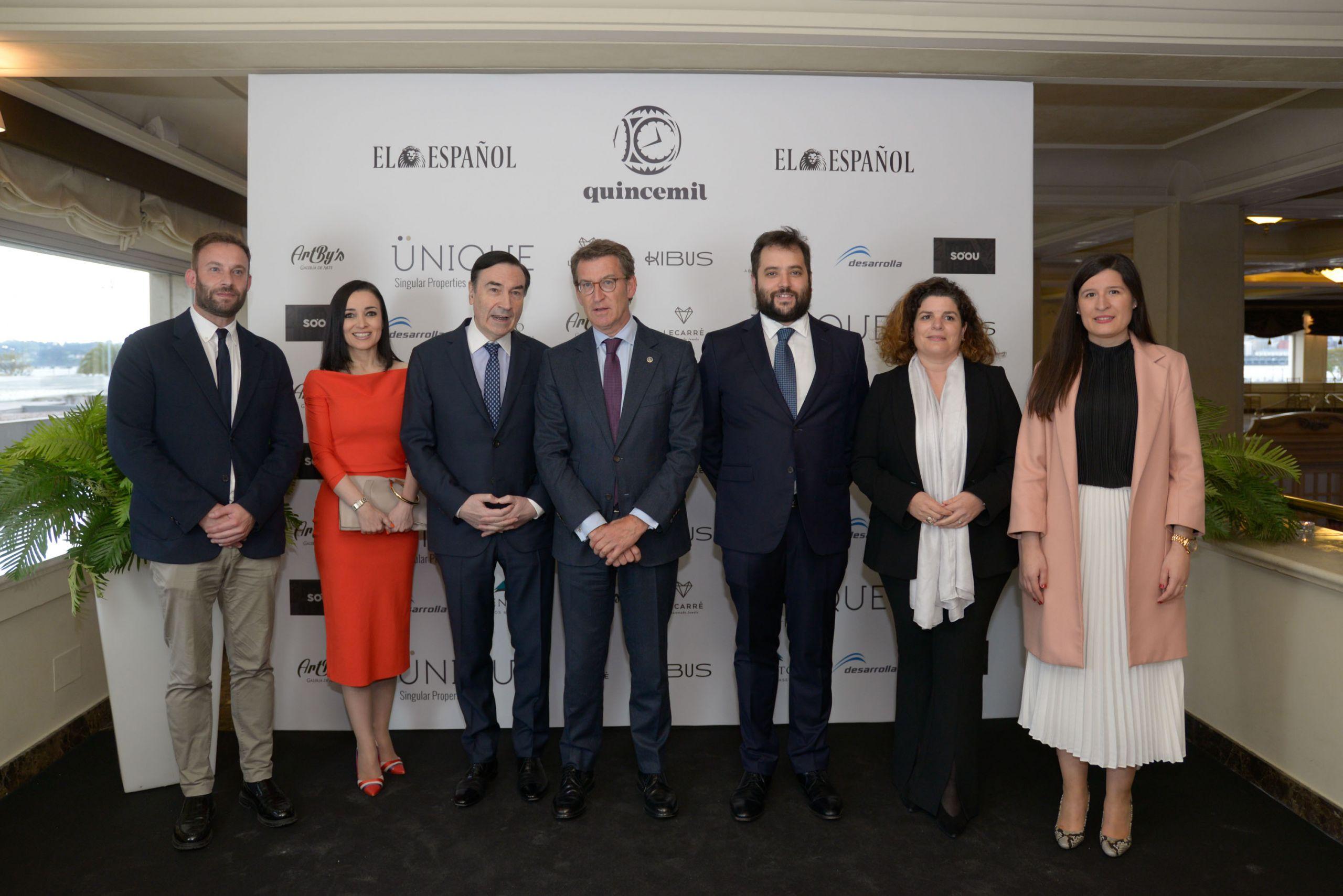 Gonzalo Trenor (delegado de la Xunta en A Coruña), Cruz Sánchez de Lara (vicepresidenta de El Español), Pedro J. Ramírez (presidente de El Español), Alberto Núñez Feijóo (presidente de la Xunta de Galicia y el PP), Pablo Grandío (director de Quincemil), María Rivas (subdelegada del gobierno en A Coruña) y Loreto Peteiro (redactora jefe de Quincemil)