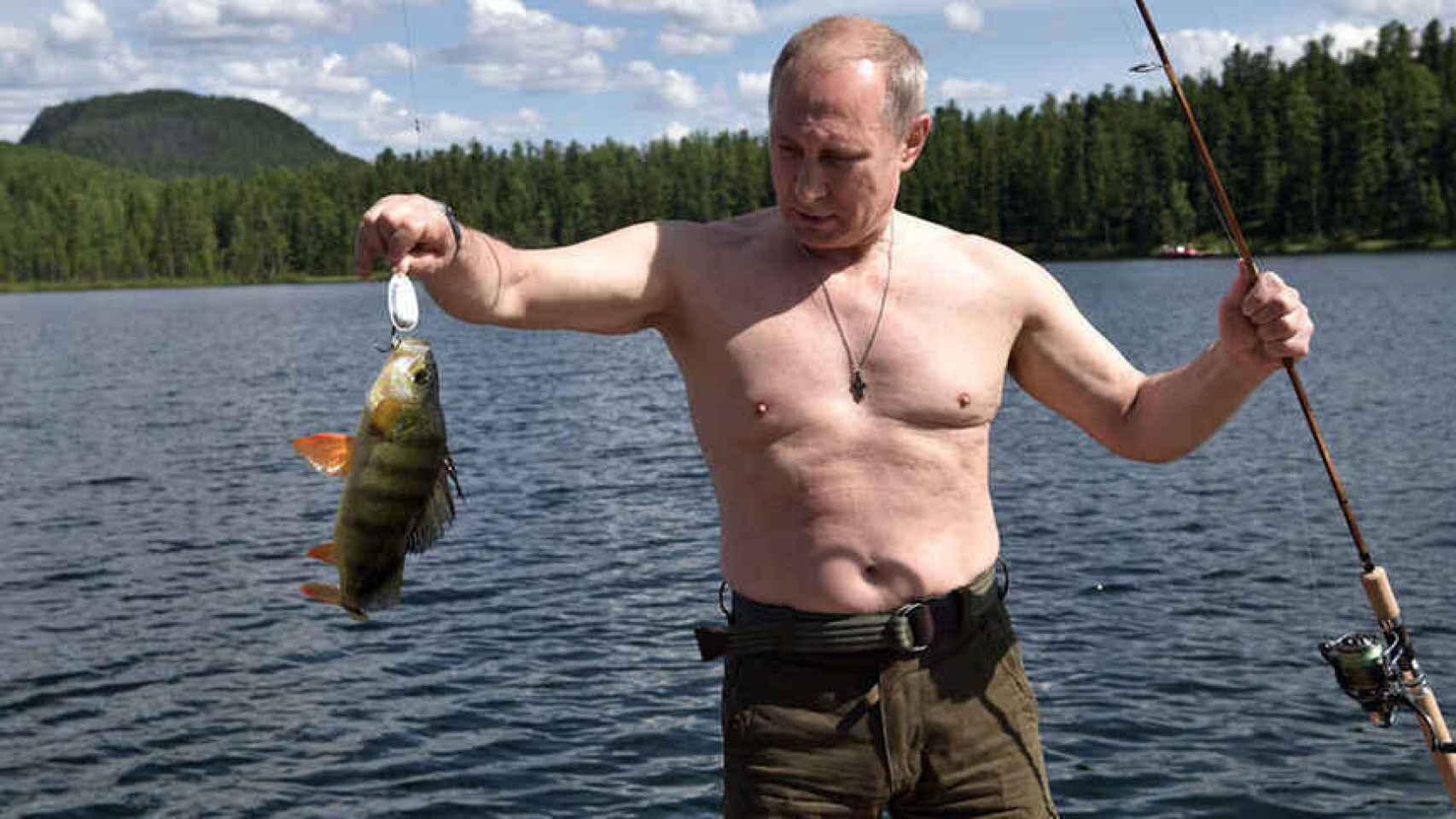 Vladimir Putin pescando.
