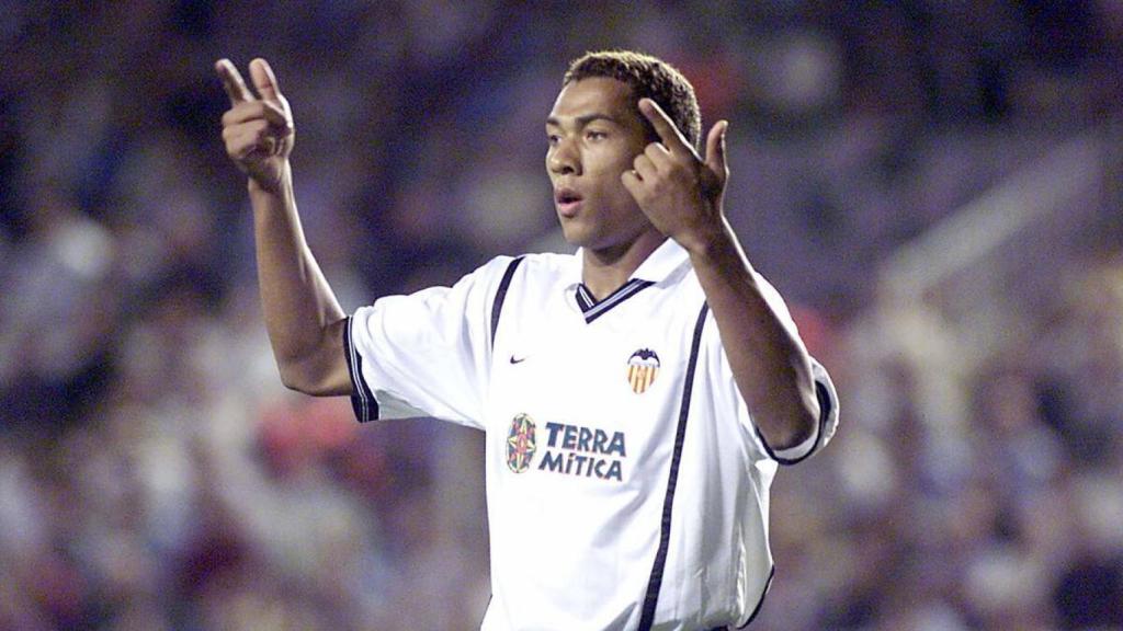 John Carew, exjugador de fútbol, durante un partido con el Valencia