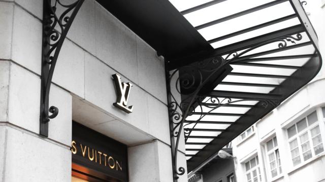 Una tienda de Louis Vuitton.