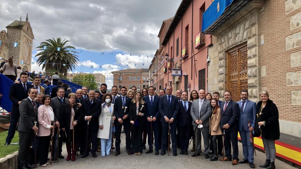 Autoridades y alcaldes de la comarca talaverana no han querido perderse el Cortejo de Mondas