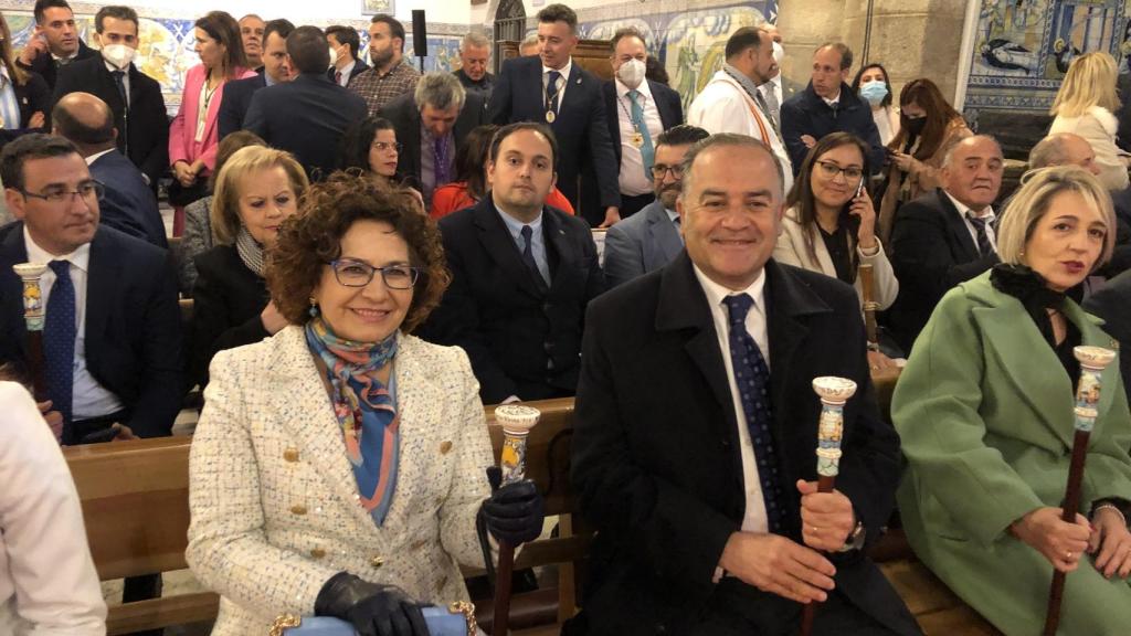 La diputada Carmen Riolobos y el senador José Julián Gregorio en la Basílica del Prado