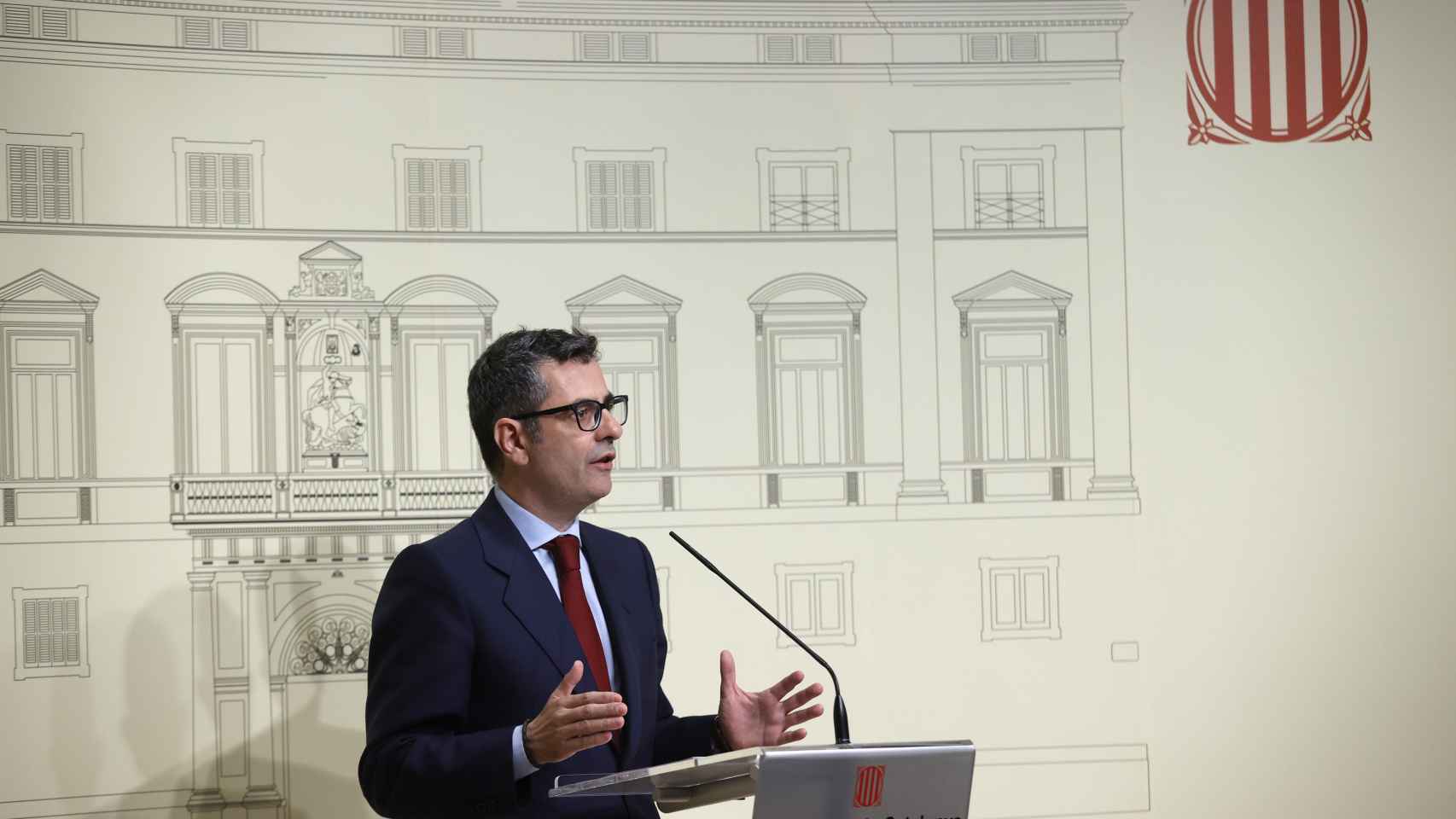 El ministro de la Presidencia, Félix Bolaños, en rueda de prensa tras reunirse con Laura Vilagrà.