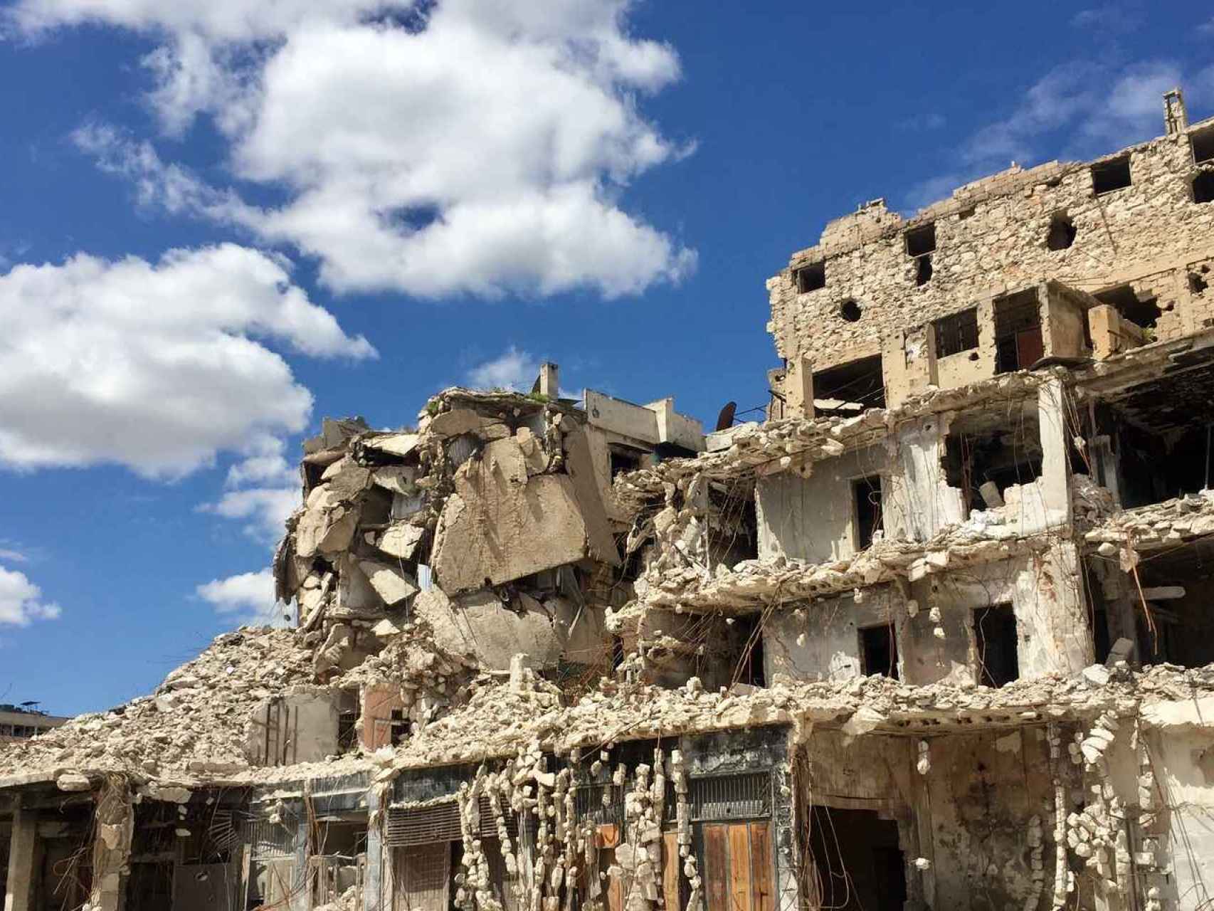 Edificio devastado por los bombardeos en Alepo en 2019.