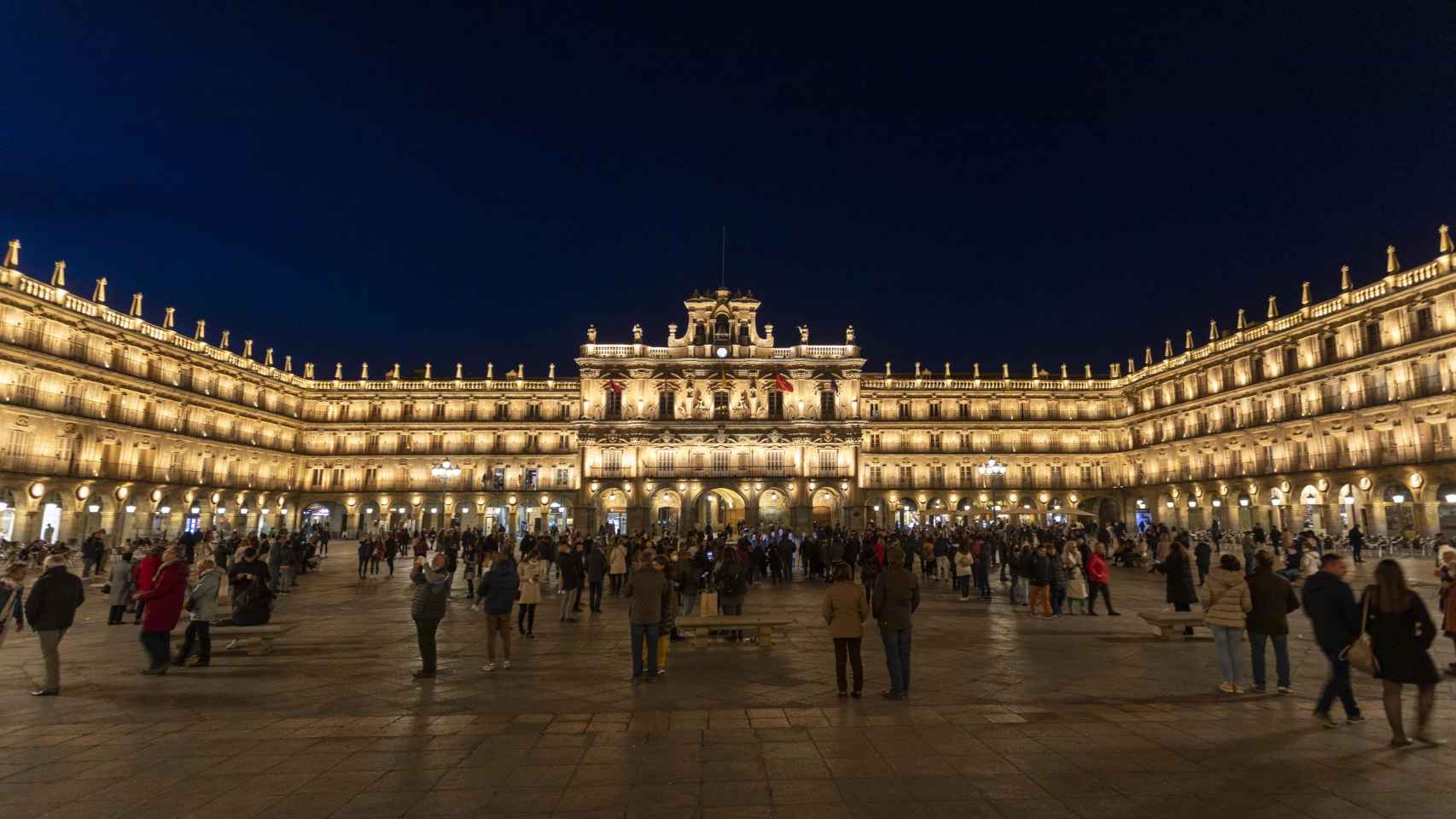 La Plaza Mayor de Salamanca con la nueva iluminación.