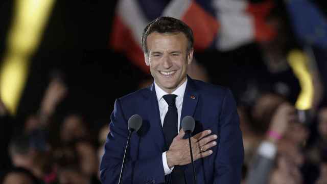 Emmanuel Macron tras su victoria, este domingo en París.