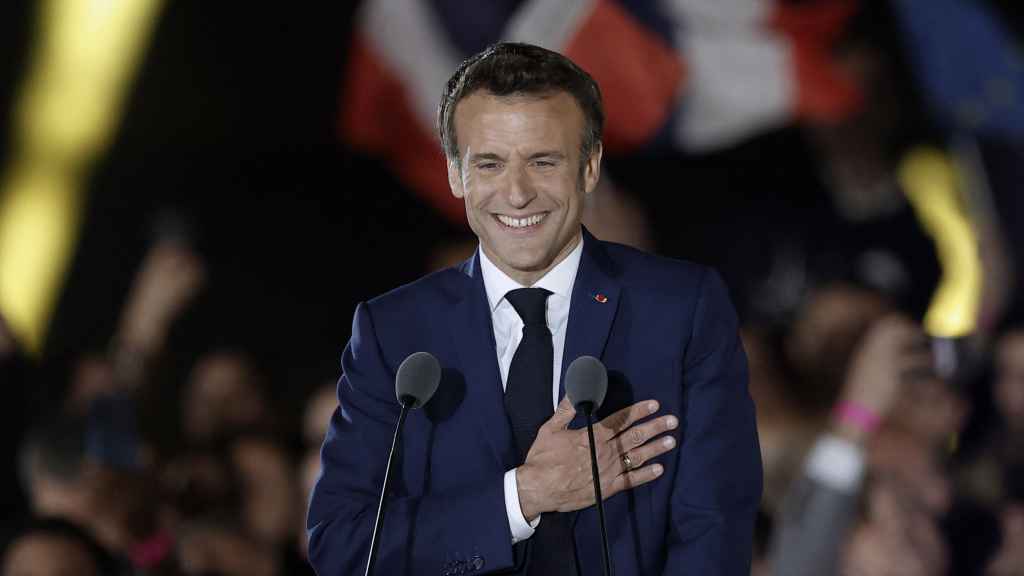 Emmanuel Macron tras su victoria, este domingo en París.