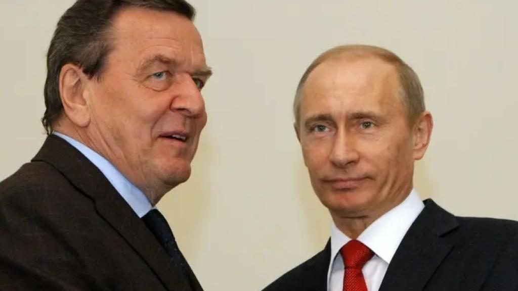Gerhard Schröder y Vladímir Putin en una imagen de archivo.