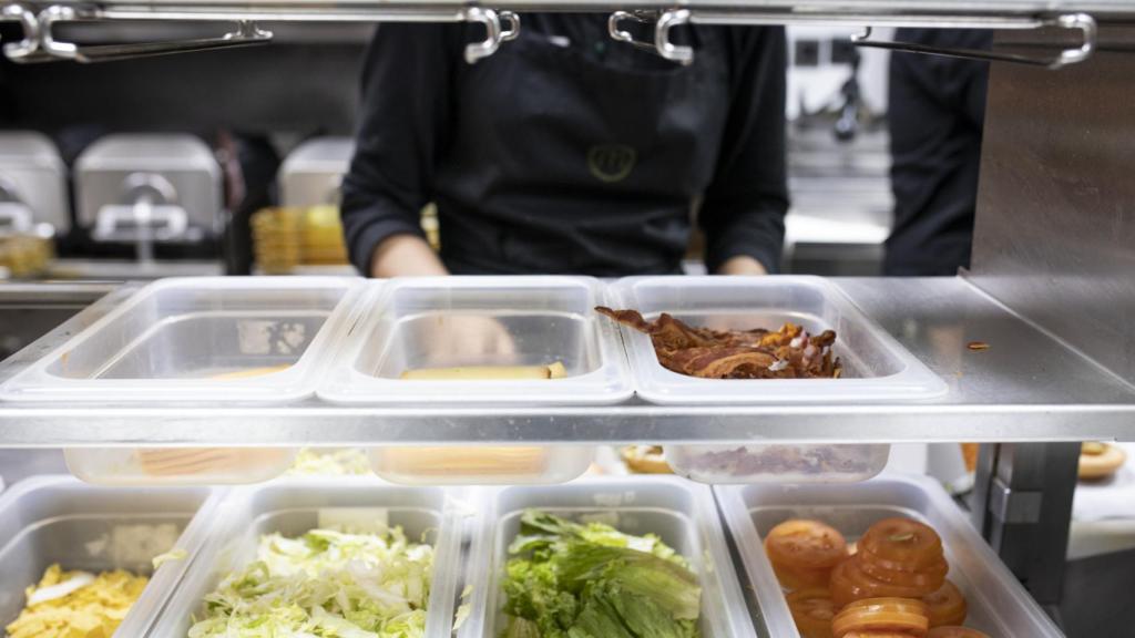 Les frescos de McDonald's, a partir de ahora, estarán la mitad del tiempo en la mesa de cocinado.