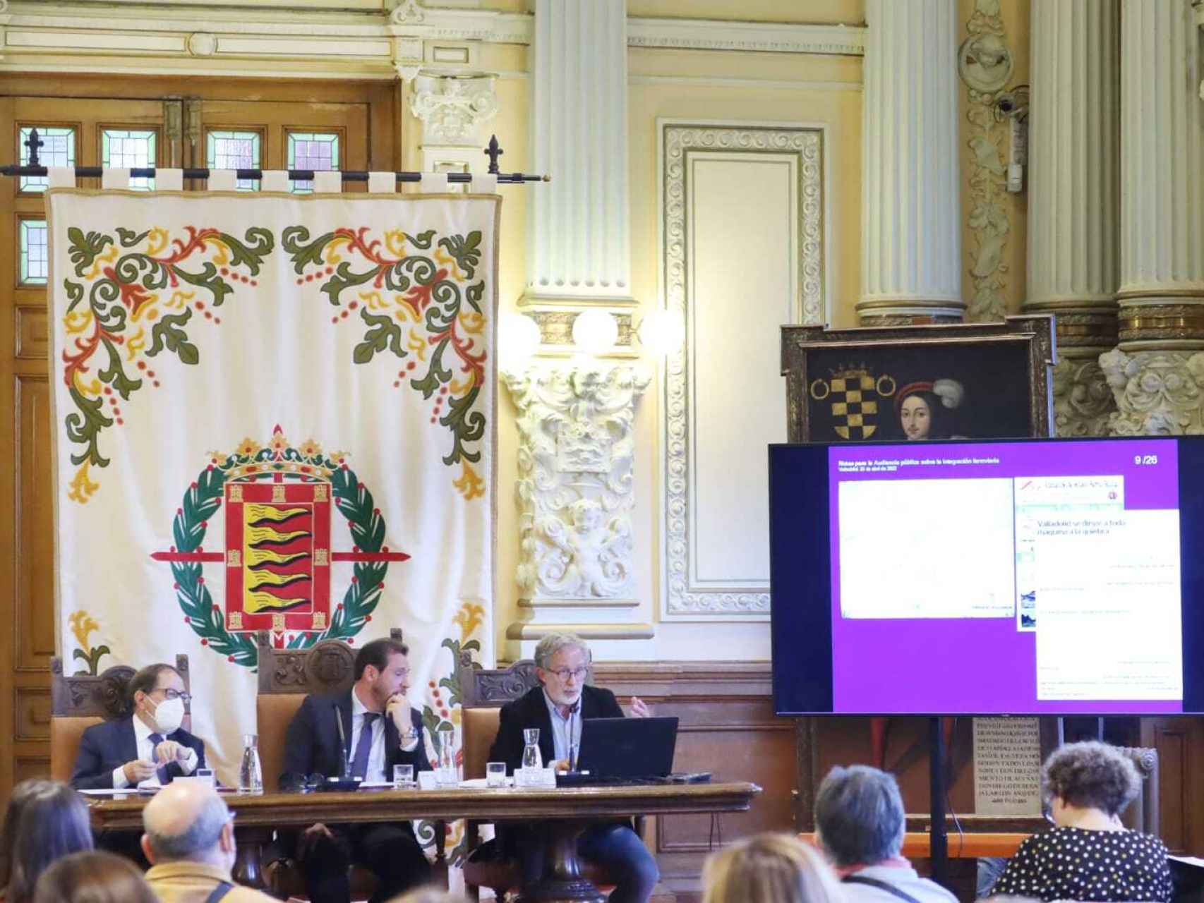 Imagen de la Audiencia Pública celebrada este lunes para explicar los motivos de la imposibilidad del soterramiento en Valladolid.