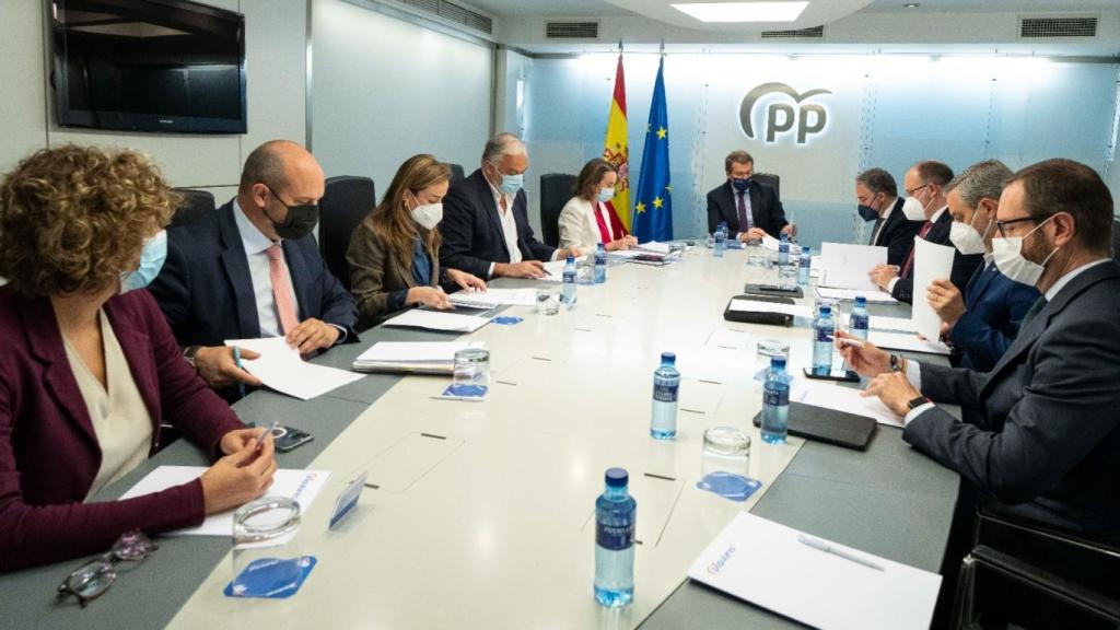 Feijóo presidiendo una reunión del Comité de Dirección del PP en la sede de la calle Génova.