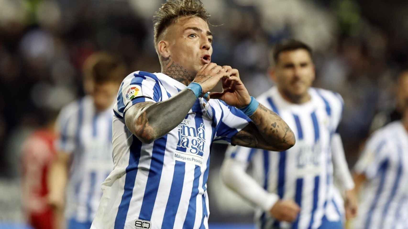 Brandon Thomas celebra un gol con la camiseta del Málaga CF.