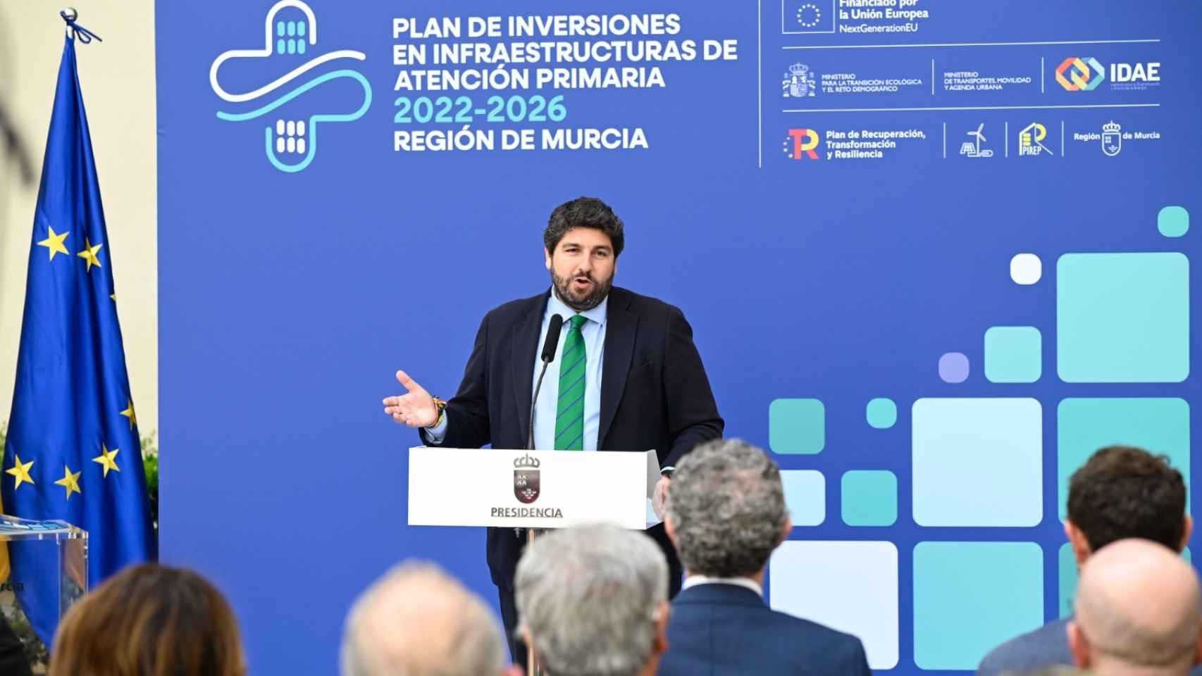 El presidente murciano, este martes, ofreciendo en el Palacio de San Esteban los detalles del Plan de Inversiones en Infraestructuras de Atención Primaria de la Región de Murcia.