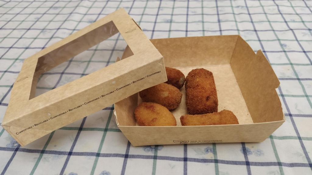 Las cinco croquetas de AhorraMas, vendidas por unidades, en un caja.