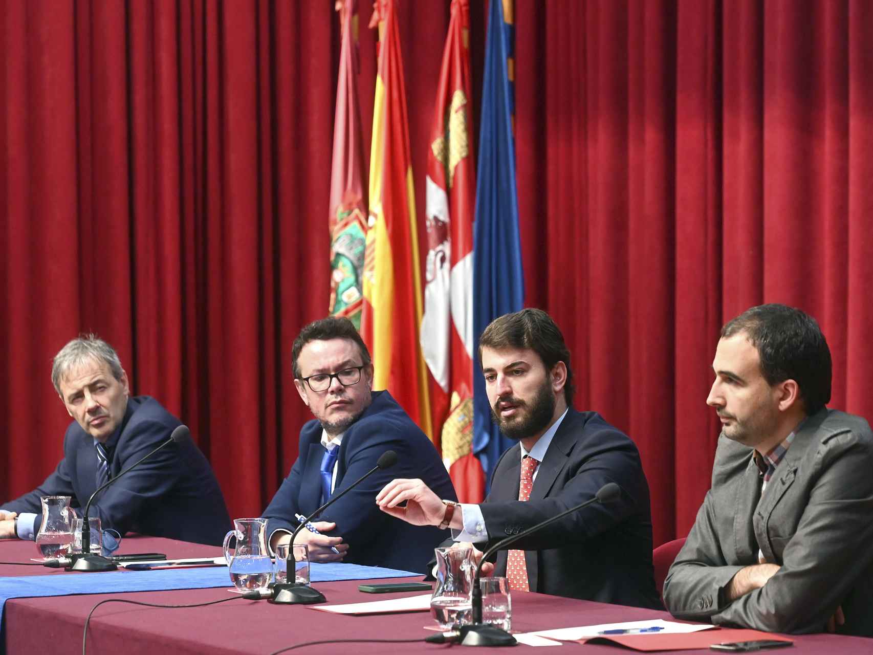 El vicepresidente de la Junta, Juan García-Gallardo, durante su intervención este miércoles en la Universidad de Burgos (UBU). / ICAL
